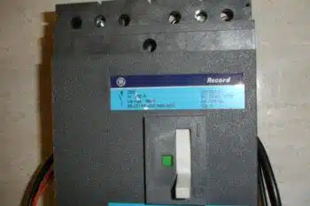 General Electric D250 Circuit Breaker