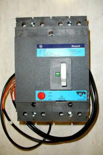 General Electric D250 Circuit Breaker